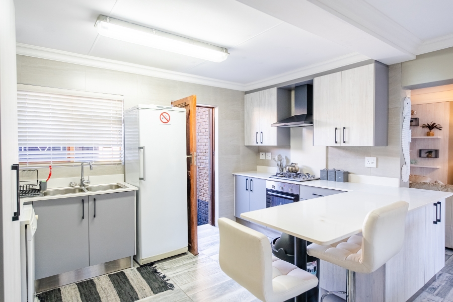 7 Bedroom Property for Sale in Hartenbos Central Western Cape